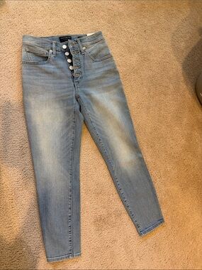 Lucky Brand Light Blue Skinny Button-Fly Jeans